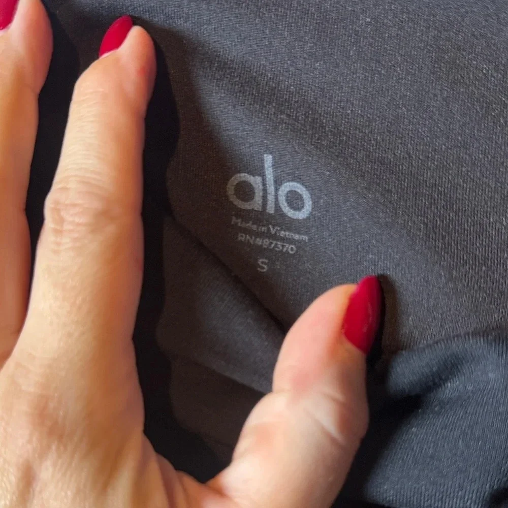 ALO Yoga Charcoal Leggings - Picture 2 of 5